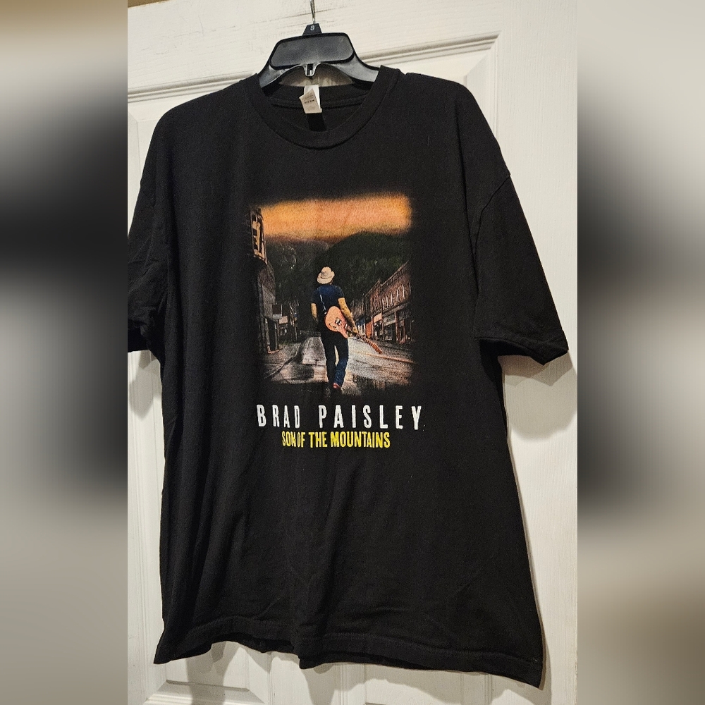 BRAD PAISLEY TSHIRT